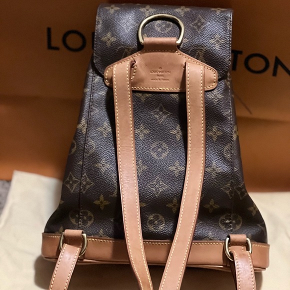 🔥💥SOLD💥🔥LOUIS VUITTON MONTSOURIS BACKPACK MM🔥 - Picture 3 of 15